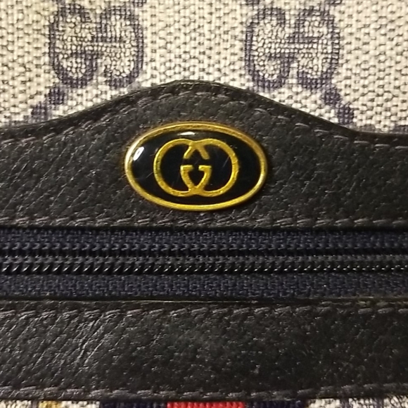 Authentic Vintage Gucci Bag - Picture 16 of 17